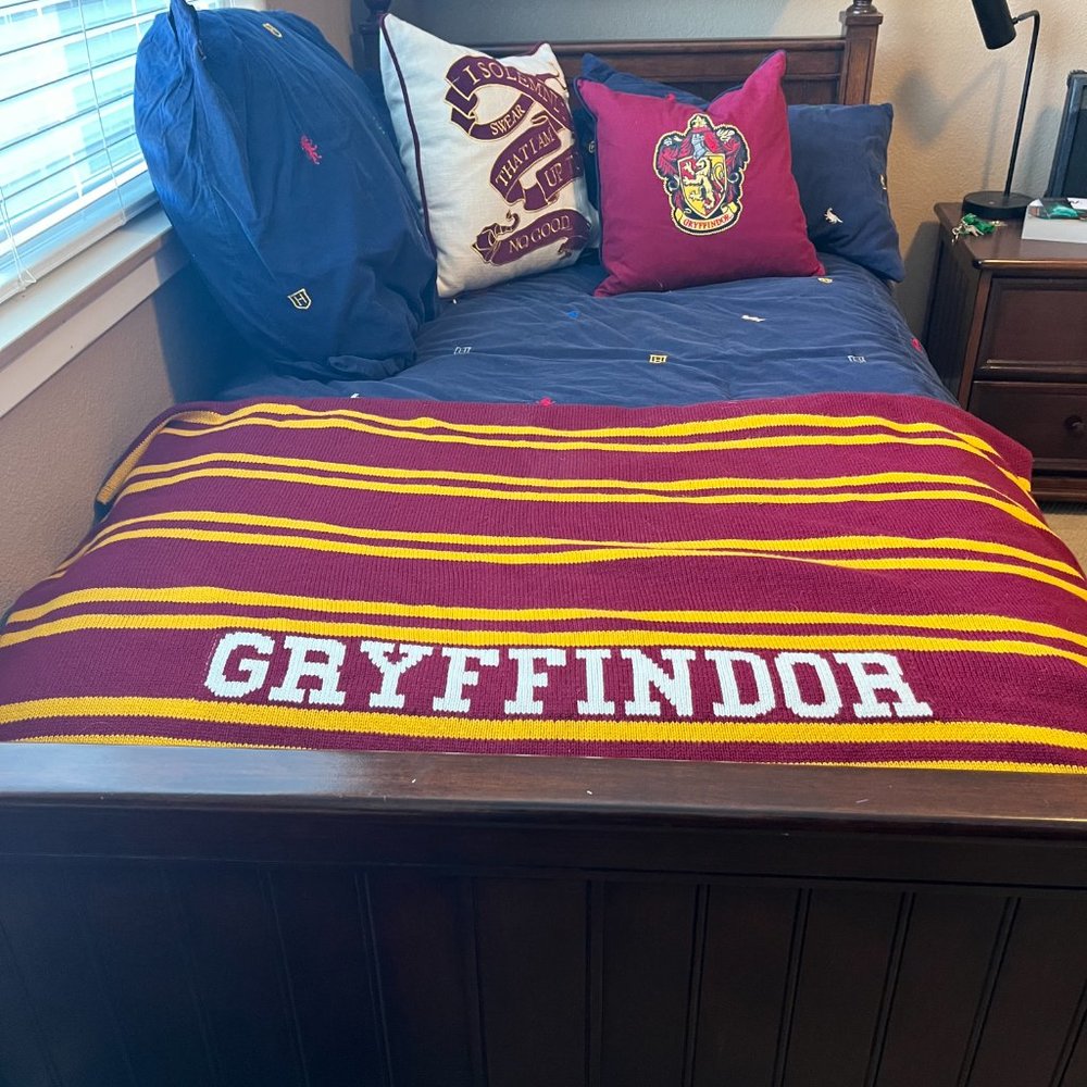 PB Teen Harry Potter Hogwarts Twin Duvet Set — with 2 shams